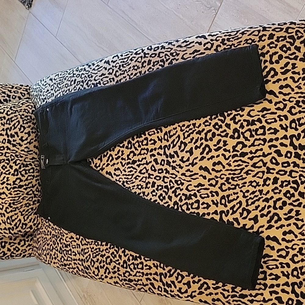 Abercrombie & Fitch black mid rise super skinny jeans size 28
